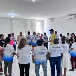 Grupo Sabedoria celebra Dia do Abraço em oficina de capoterapia e passeata pela ruas